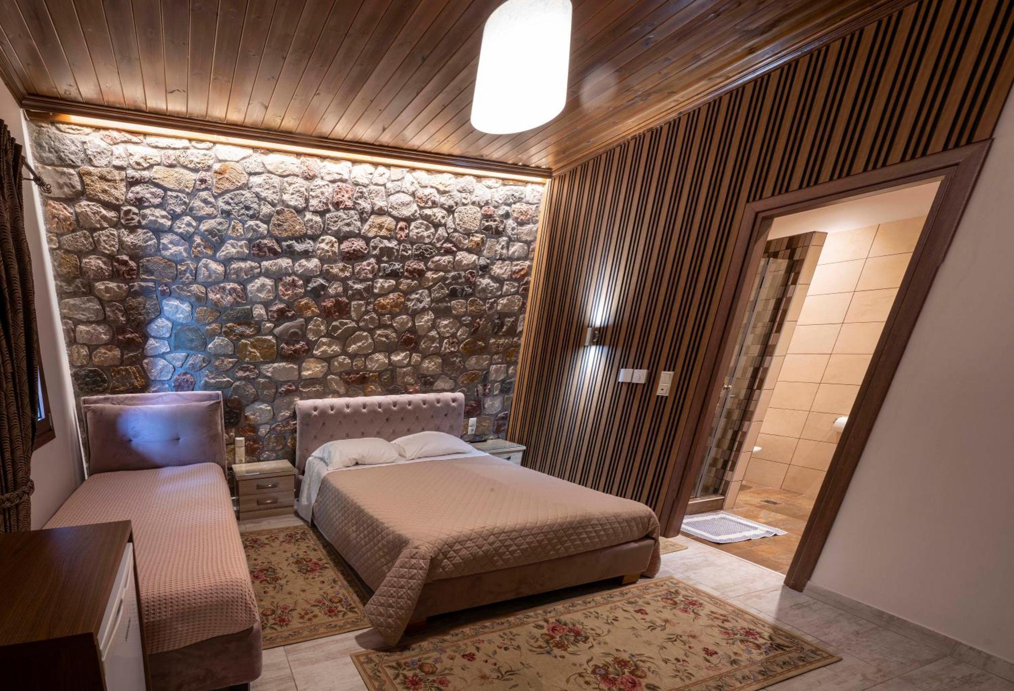 Liontos Rooms Pramanta Exterior foto