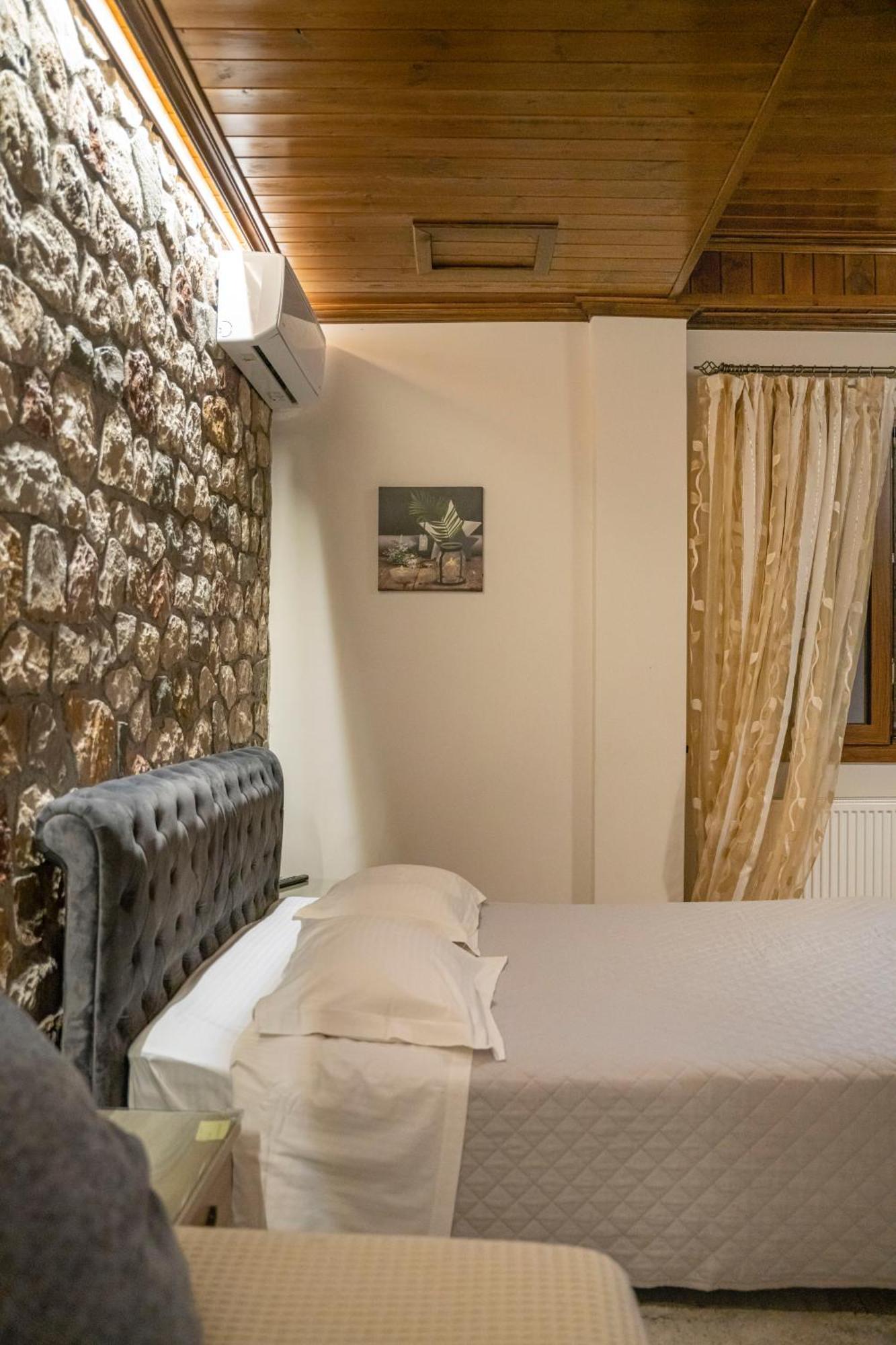 Liontos Rooms Pramanta Exterior foto