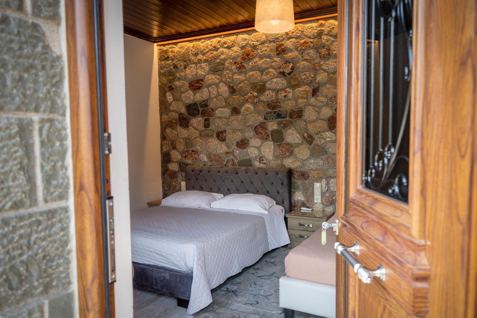 Liontos Rooms Pramanta Exterior foto