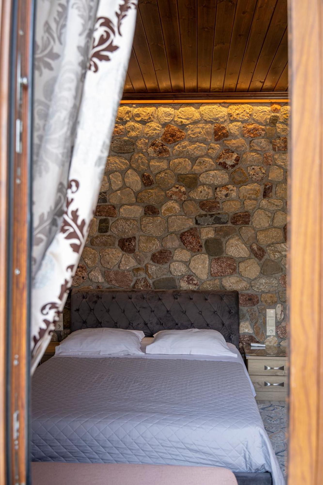 Liontos Rooms Pramanta Exterior foto